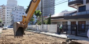Porto Belo d incio s obras da Rua Rubens Alves