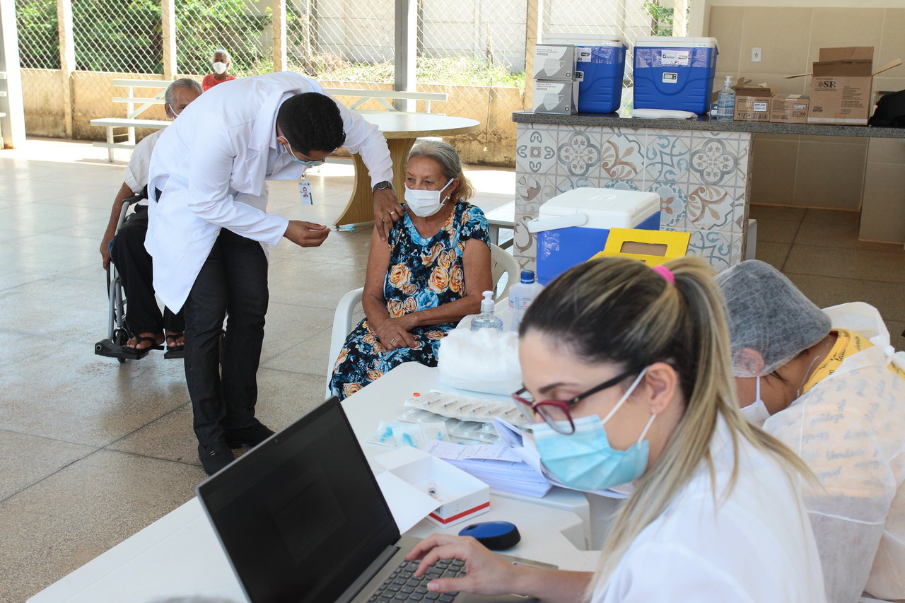 MPSC recebe mais de 200 denncias de fura-fila da vacina