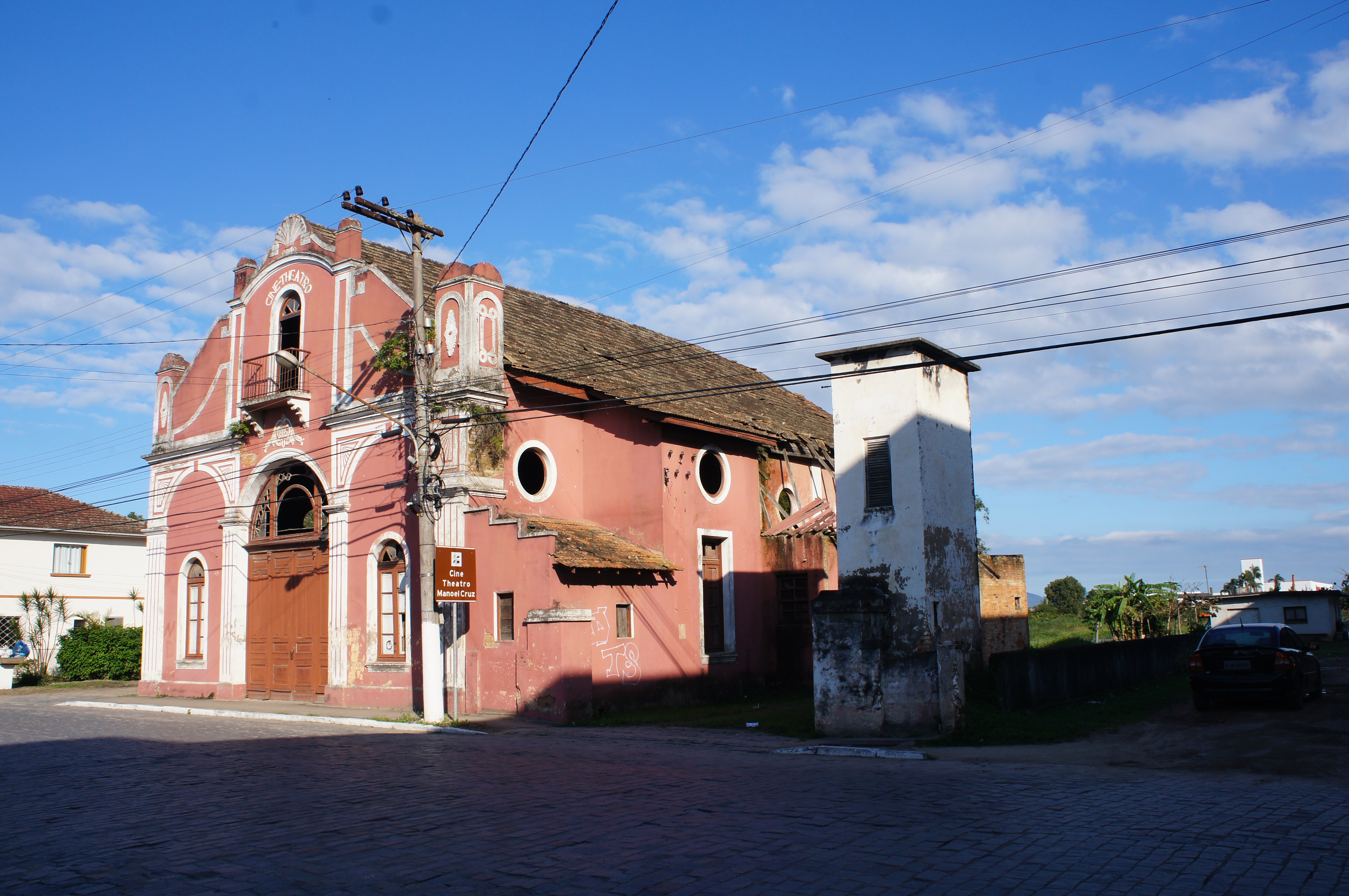 Justia determina restauro do Cine Theatro