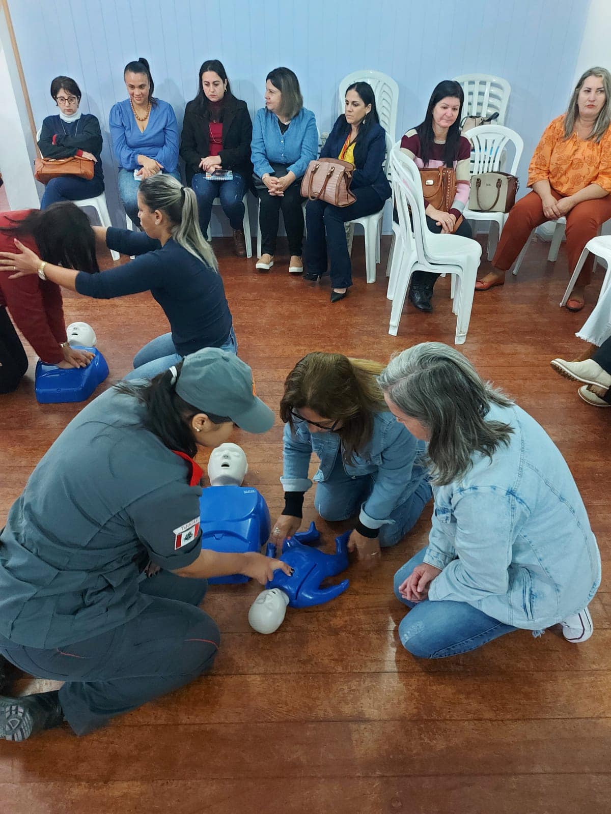 Educao inicia treinamento de noes em primeiros socorros