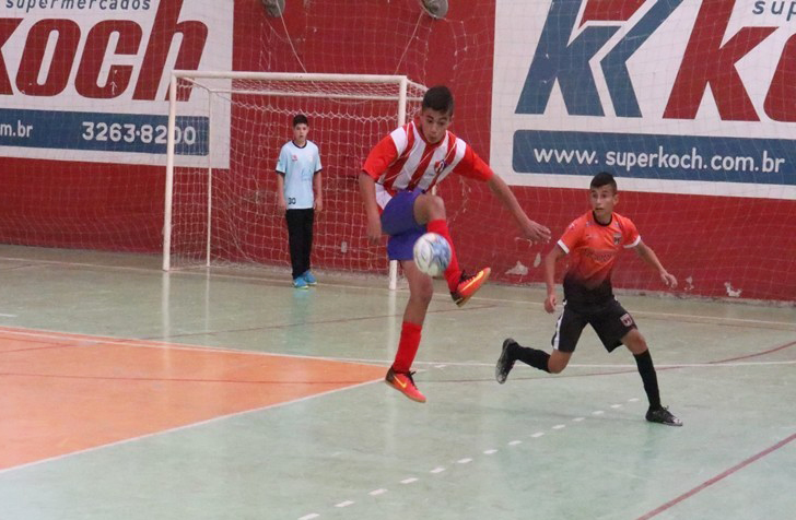 Terça-feira acontecem as finais do futsal da base