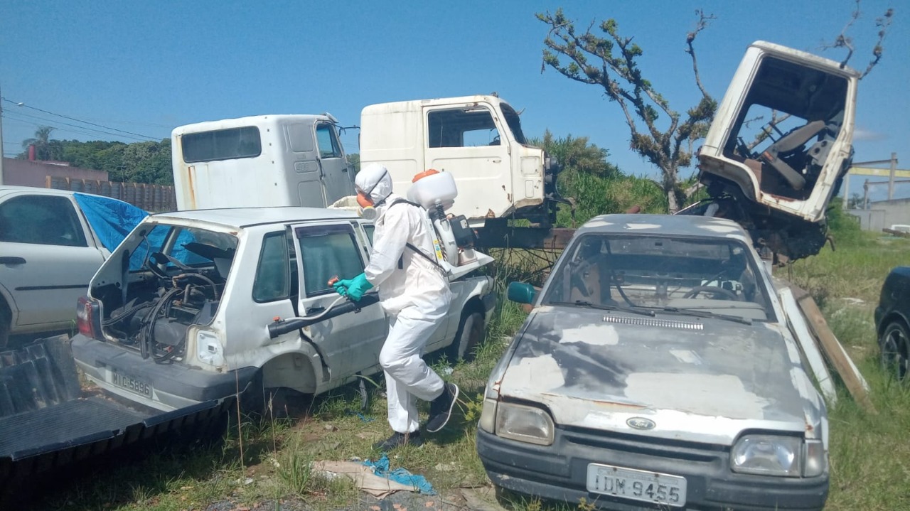 Porto Belo realiza ao contra a dengue em ferros-velhos