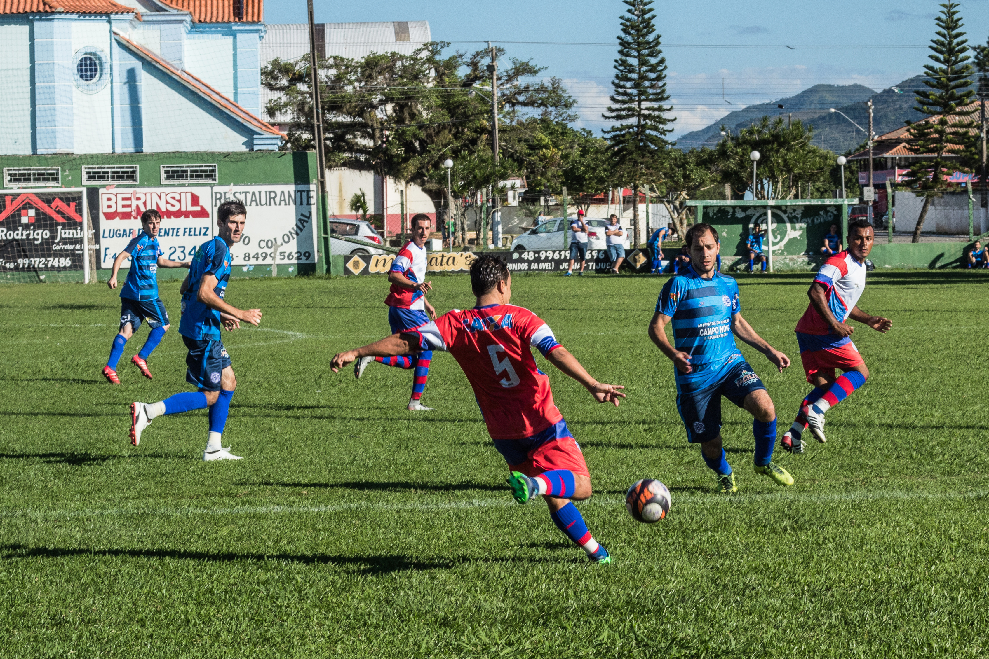 Pernambuco vence e se isola na liderana