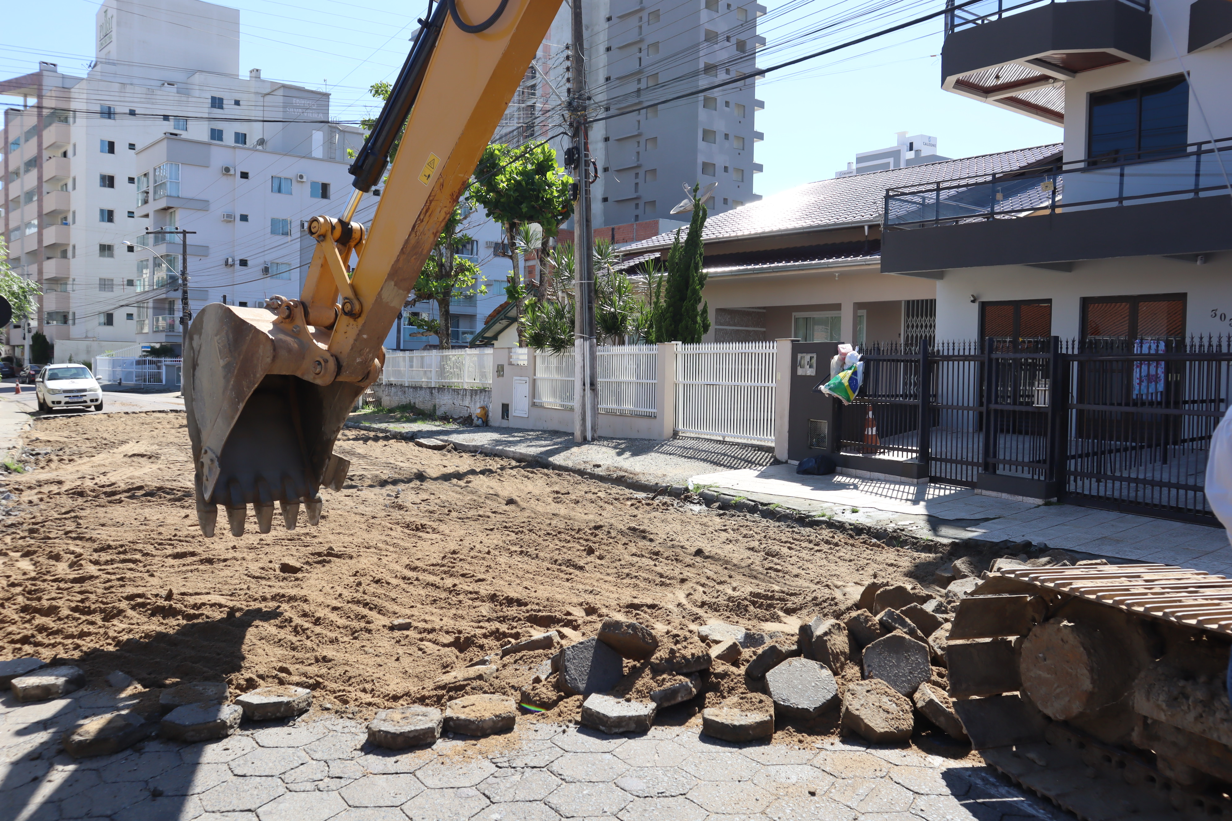 Porto Belo d incio s obras da Rua Rubens Alves