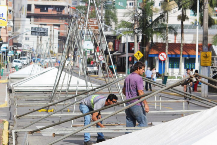 Amanh  dia de Arrai Solidrio na Praa da Paz