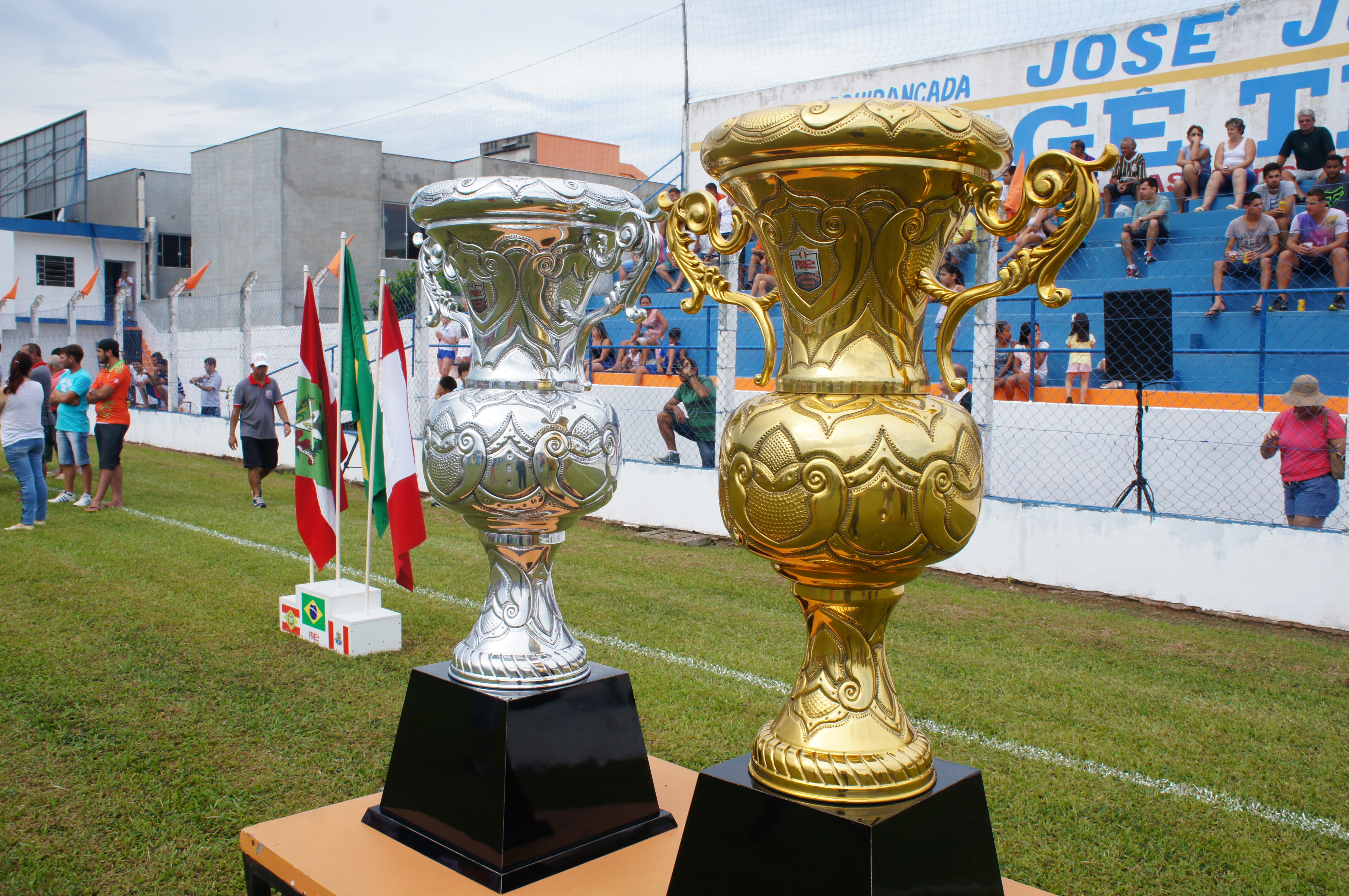 Comeou o campeonato de futebol amador