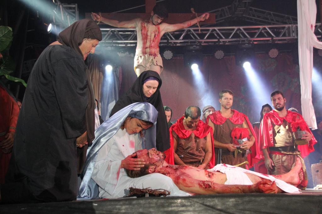 Tijucas ter Encenao da Paixo de Cristo no Casaro Gallotti