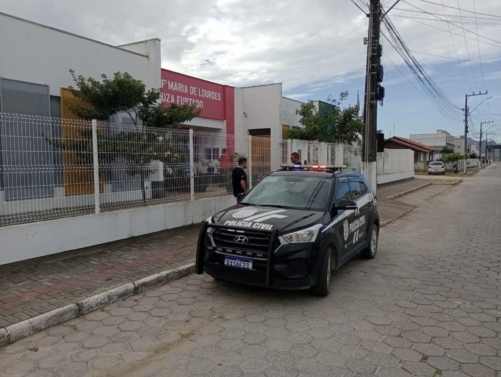 Polcia Civil realiza operao Volta s Aulas em unidades escolares de Tijucas