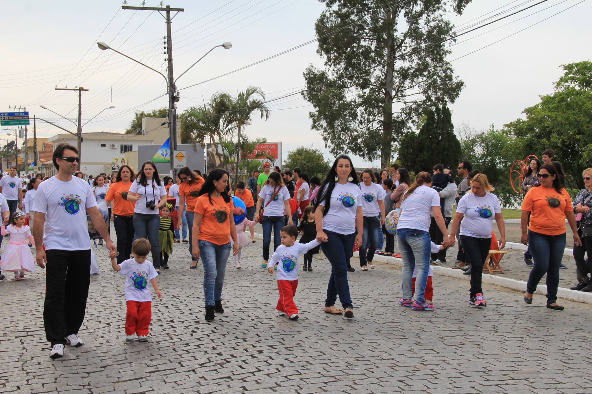 Segunda-feira  dia de po com laranjinha