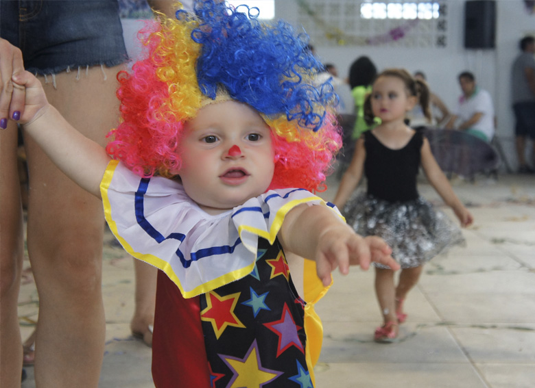 Crianada fez a festa em bailes de sales