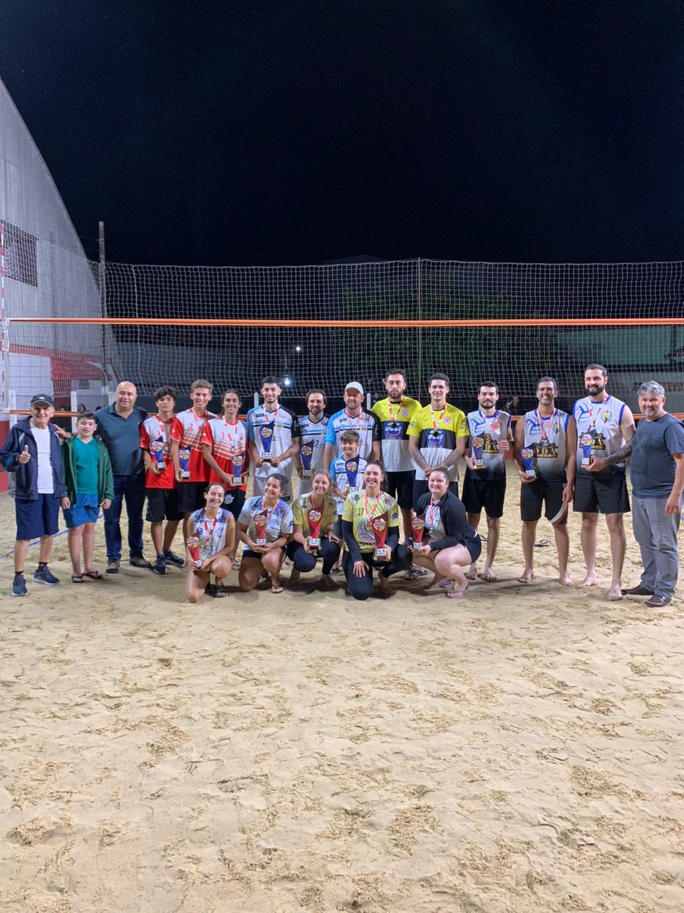 Campeonato Municipal de vlei de areia de Tijucas chega ao fim e premia campees