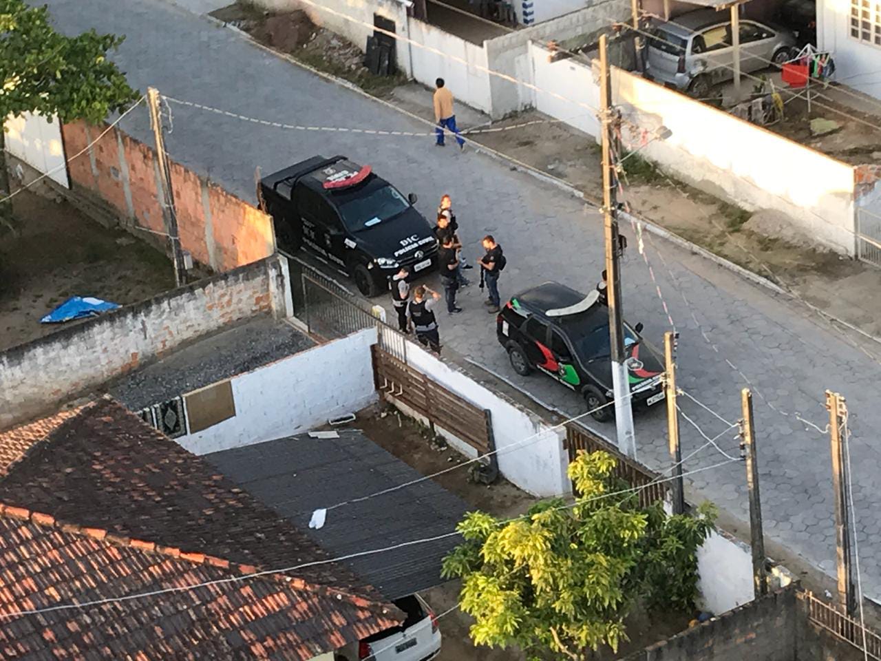 Mais de 100 policiais em ação no Jardim Progresso