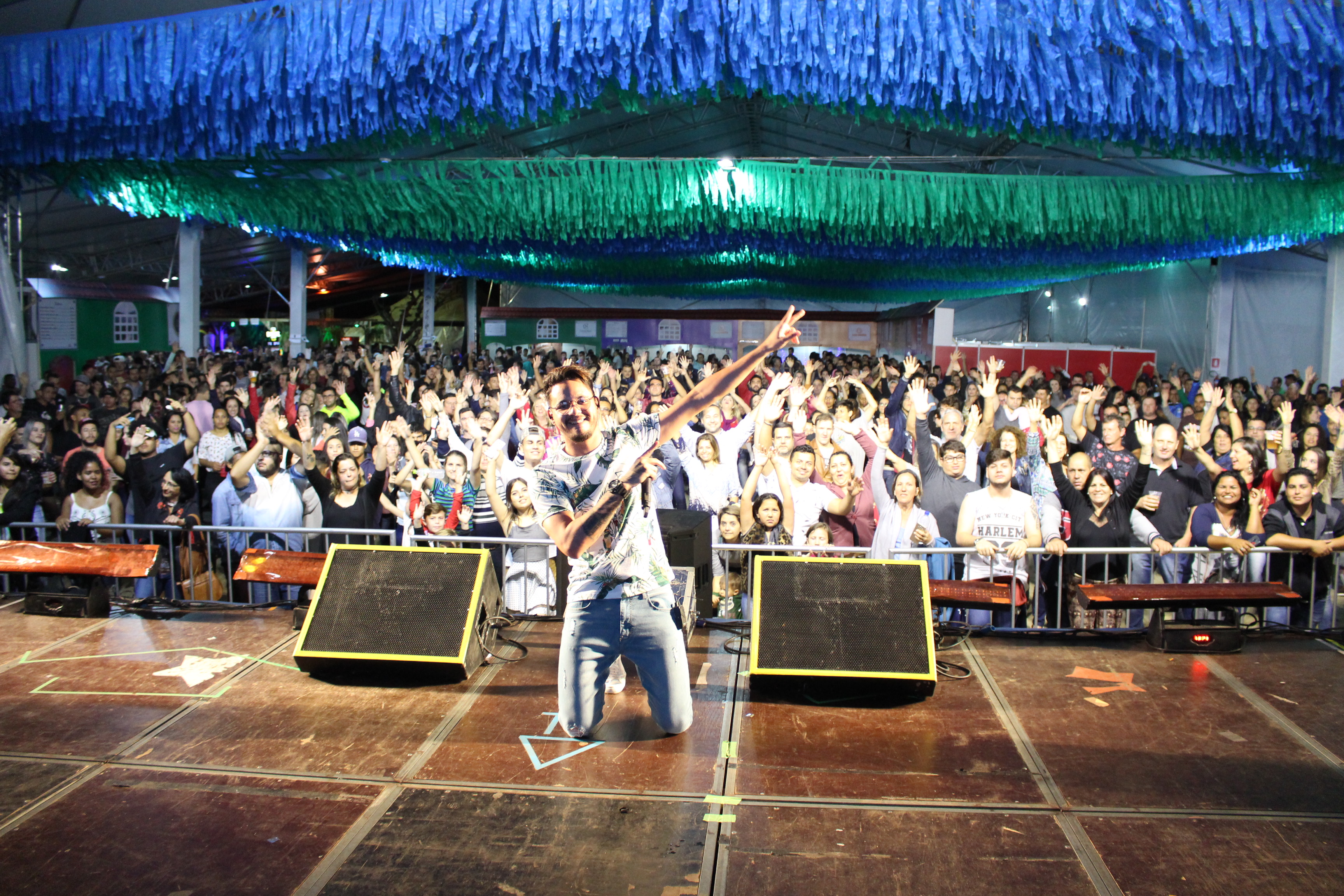 Mais de duas toneladas de camaro no festival